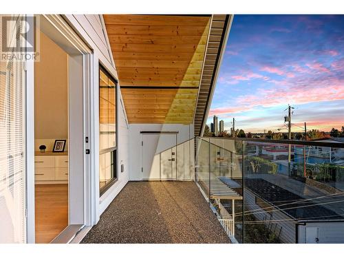 2 3260 Graveley Street, Vancouver, BC - Outdoor With Exterior