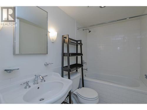 604 55 Alexander Street, Vancouver, BC - Indoor Photo Showing Bathroom