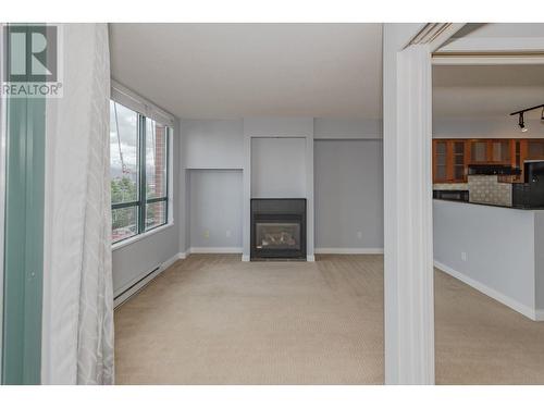 604 55 Alexander Street, Vancouver, BC - Indoor With Fireplace