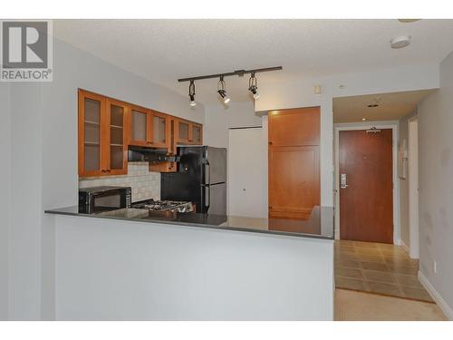 604 55 Alexander Street, Vancouver, BC - Indoor Photo Showing Kitchen