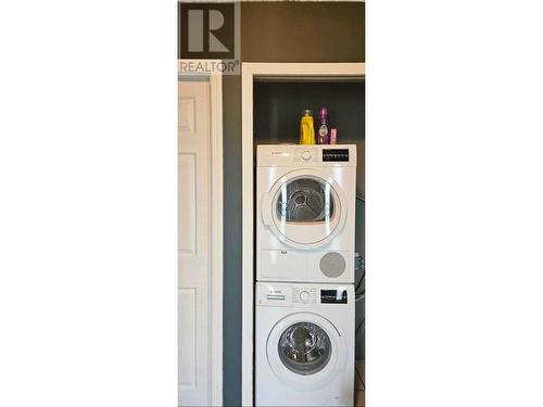 2957 Britannia Crescent, Port Coquitlam, BC - Indoor Photo Showing Laundry Room