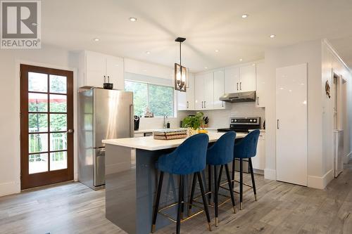 2293 Berkley Avenue, North Vancouver, BC - Indoor Photo Showing Kitchen With Upgraded Kitchen