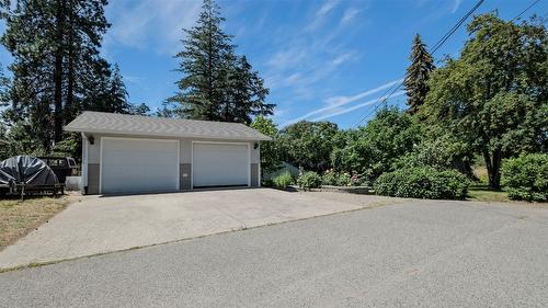 3145 Hall Road, Kelowna, BC - Outdoor