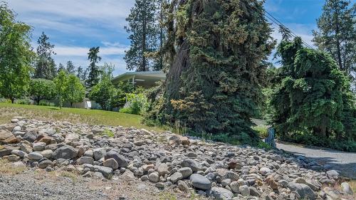 3145 Hall Road, Kelowna, BC - Outdoor