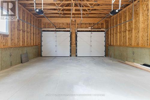 7 Mapleview Court E, Whitewater Region, ON - Indoor Photo Showing Garage