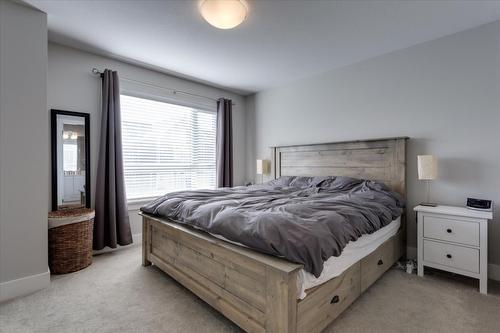 32-13098 Shoreline Way, Lake Country, BC - Indoor Photo Showing Bedroom