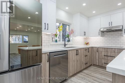 29 North Street N, Barrie, ON - Indoor Photo Showing Kitchen With Upgraded Kitchen