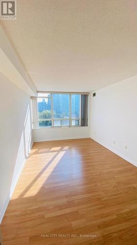 705 - 285 Enfield Place W, Mississauga, ON - Indoor Photo Showing Other Room