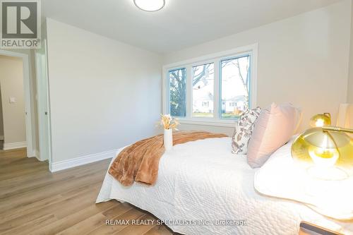 7010 Dunn Street, Niagara Falls, ON - Indoor Photo Showing Bedroom