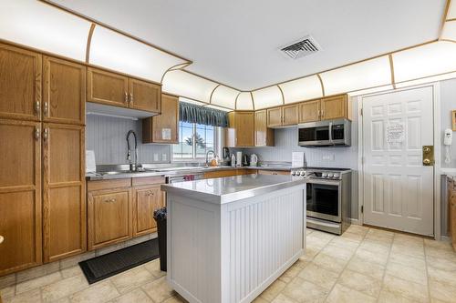 168-2330 Butt Road, Westbank, BC - Indoor Photo Showing Kitchen