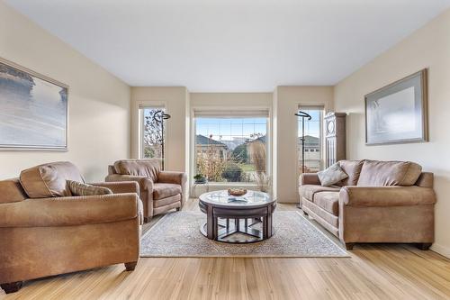 168-2330 Butt Road, Westbank, BC - Indoor Photo Showing Living Room