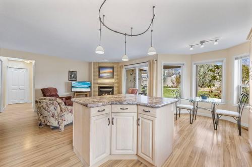 168-2330 Butt Road, Westbank, BC - Indoor Photo Showing Kitchen