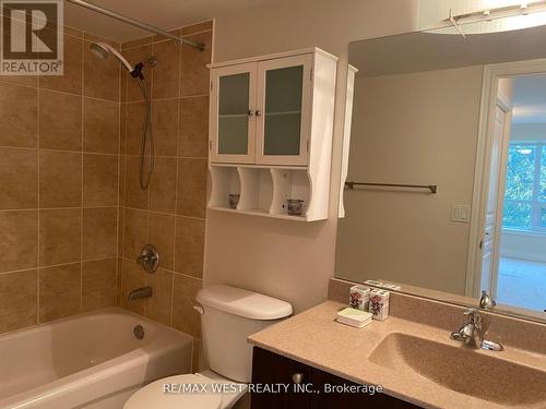 408 - 7 North Park Road, Vaughan, ON - Indoor Photo Showing Bathroom