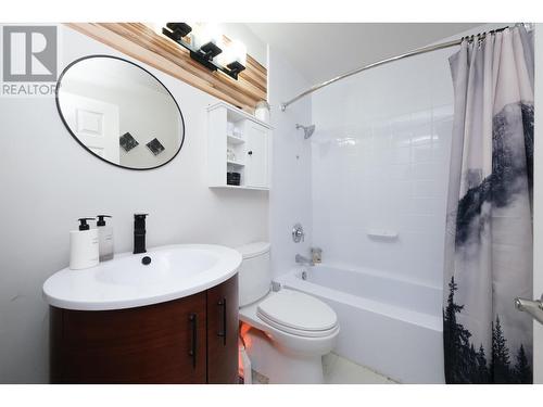 7180 Hecate Place, Vancouver, BC - Indoor Photo Showing Bathroom