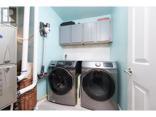 7180 Hecate Place, Vancouver, BC - Indoor Photo Showing Laundry Room