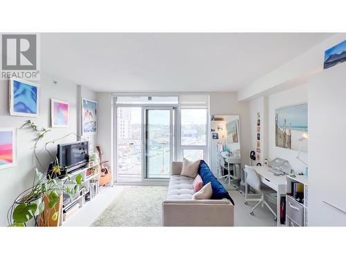 508 180 E 2Nd Avenue, Vancouver, BC - Indoor Photo Showing Living Room