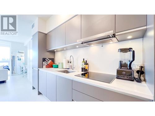 508 180 E 2Nd Avenue, Vancouver, BC - Indoor Photo Showing Kitchen