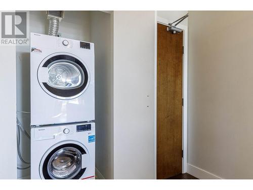 1610 550 Taylor Street, Vancouver, BC - Indoor Photo Showing Laundry Room