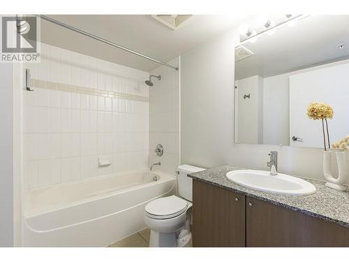 1610 550 Taylor Street, Vancouver, BC - Indoor Photo Showing Bathroom