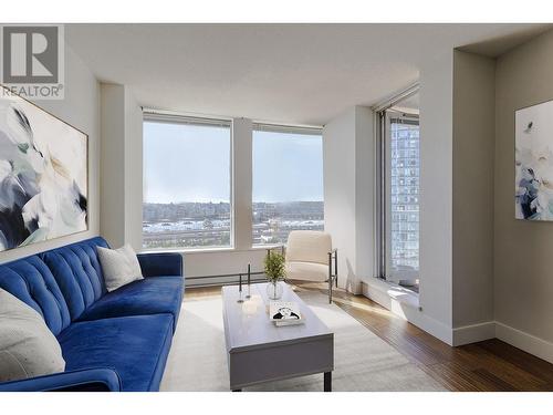 1610 550 Taylor Street, Vancouver, BC - Indoor Photo Showing Living Room