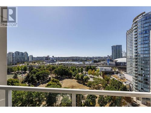 1610 550 Taylor Street, Vancouver, BC - Outdoor With View