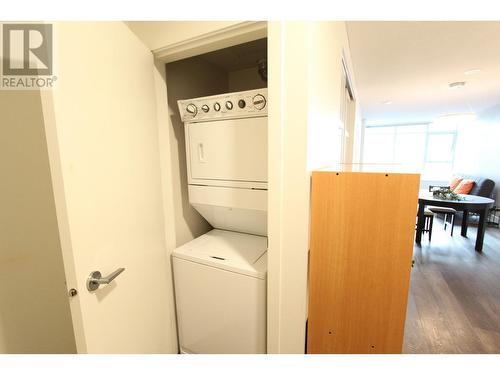 372 250 E 6Th Avenue, Vancouver, BC - Indoor Photo Showing Laundry Room