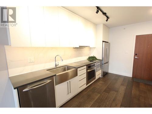 372 250 E 6Th Avenue, Vancouver, BC - Indoor Photo Showing Kitchen With Upgraded Kitchen