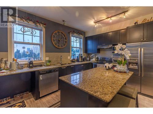 103 688 Edgar Avenue, Coquitlam, BC - Indoor Photo Showing Kitchen With Upgraded Kitchen