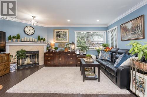 9 5311 Lackner Crescent, Richmond, BC - Indoor Photo Showing Living Room With Fireplace