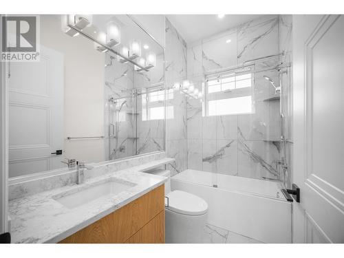 6728 Dumfries Street, Vancouver, BC - Indoor Photo Showing Bathroom