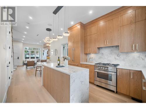 6728 Dumfries Street, Vancouver, BC - Indoor Photo Showing Kitchen With Upgraded Kitchen