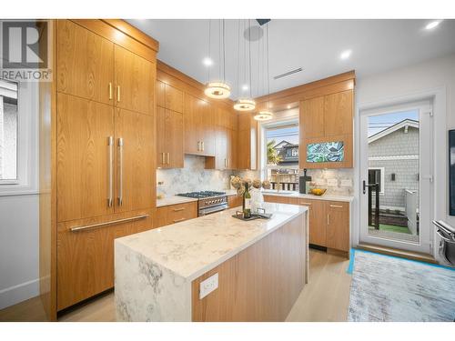 6728 Dumfries Street, Vancouver, BC - Indoor Photo Showing Kitchen