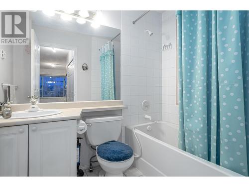 308 1085 W 17Th Street, North Vancouver, BC - Indoor Photo Showing Bathroom