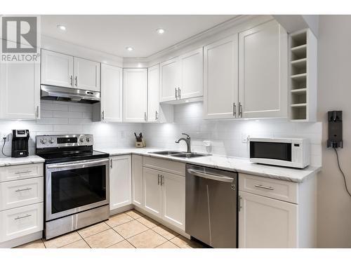 22 1140 Eagleridge Drive, Coquitlam, BC - Indoor Photo Showing Kitchen With Stainless Steel Kitchen With Double Sink