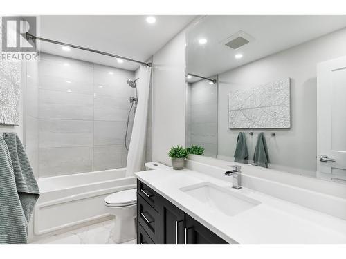 22 1140 Eagleridge Drive, Coquitlam, BC - Indoor Photo Showing Bathroom