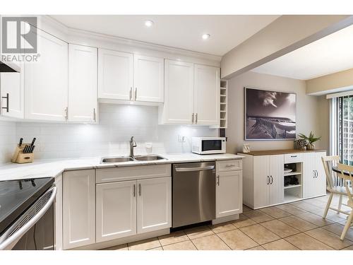 22 1140 Eagleridge Drive, Coquitlam, BC - Indoor Photo Showing Kitchen With Stainless Steel Kitchen With Double Sink