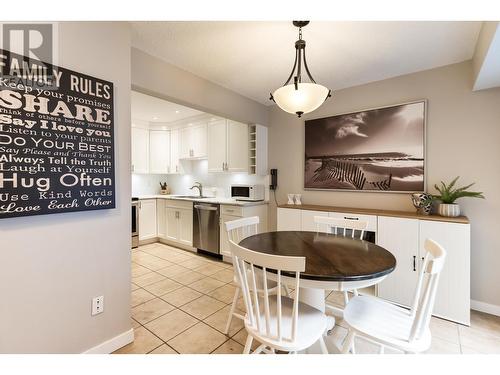 22 1140 Eagleridge Drive, Coquitlam, BC - Indoor Photo Showing Dining Room