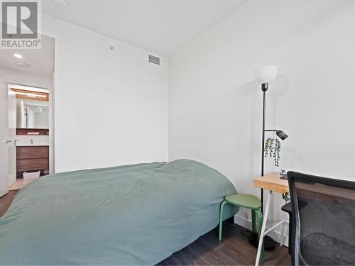 1401 595 Austin Avenue, Coquitlam, BC - Indoor Photo Showing Bedroom