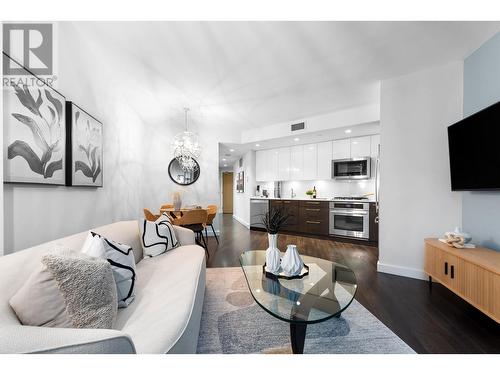 1718 1618 Quebec Street, Vancouver, BC - Indoor Photo Showing Living Room