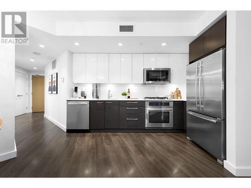 1718 1618 Quebec Street, Vancouver, BC - Indoor Photo Showing Kitchen With Upgraded Kitchen