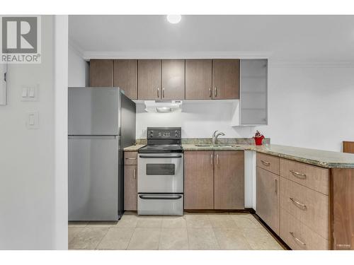 109 2255 Eton Street, Vancouver, BC - Indoor Photo Showing Kitchen