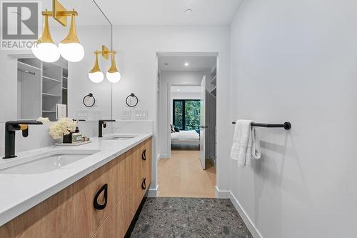 2936 W 12 Avenue, Vancouver, BC - Indoor Photo Showing Bathroom