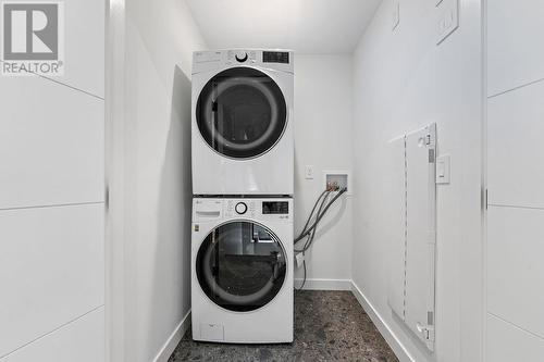 2936 W 12 Avenue, Vancouver, BC - Indoor Photo Showing Laundry Room