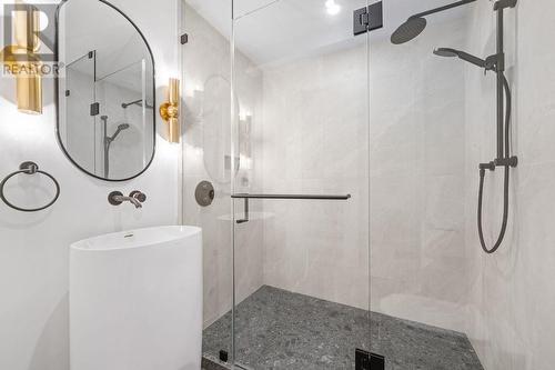 2936 W 12 Avenue, Vancouver, BC - Indoor Photo Showing Bathroom