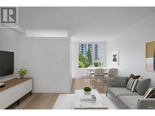 402 1188 Richards Street, Vancouver, BC - Indoor Photo Showing Living Room