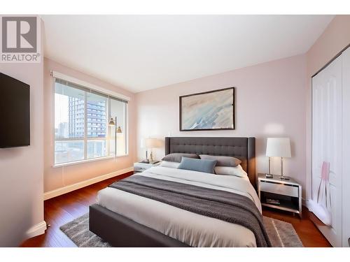 910 3489 Ascot Place, Vancouver, BC - Indoor Photo Showing Bedroom