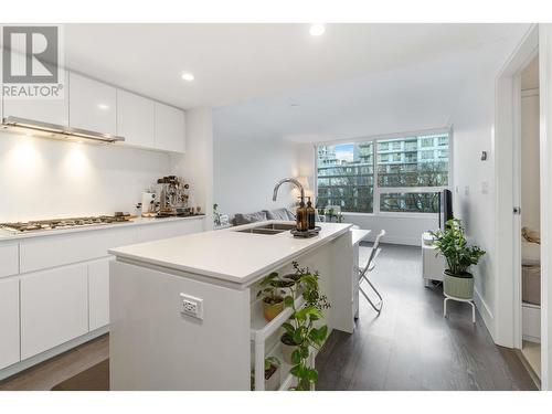 406 5508 Hollybridge Way, Richmond, BC - Indoor Photo Showing Kitchen With Double Sink