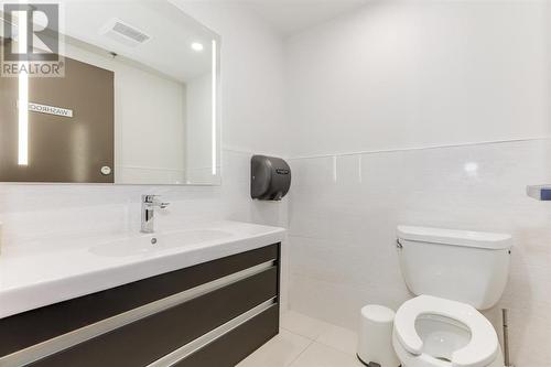 281 Alexander Street, Vancouver, BC - Indoor Photo Showing Bathroom