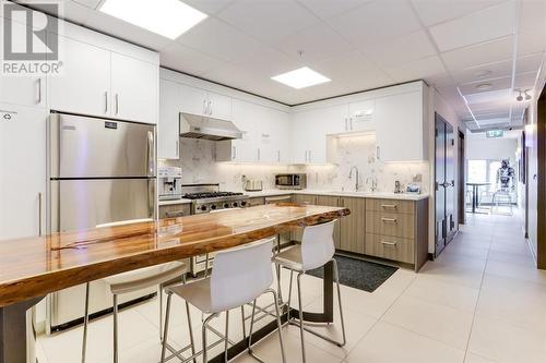 281 Alexander Street, Vancouver, BC - Indoor Photo Showing Kitchen With Upgraded Kitchen