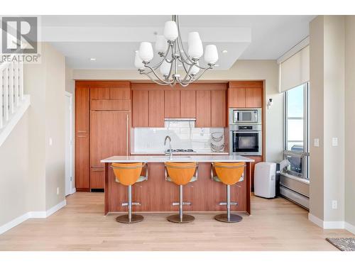 1502 9080 University Crescent, Burnaby, BC - Indoor Photo Showing Kitchen